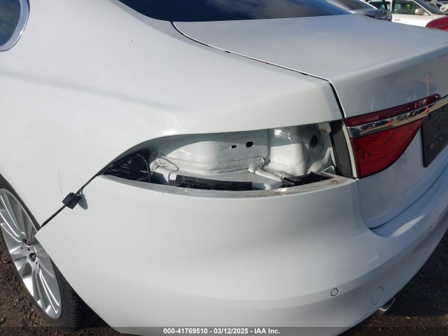 SAJBD4FX5LCY83283 Jaguar Xf 25t Premium Rwd Automatic