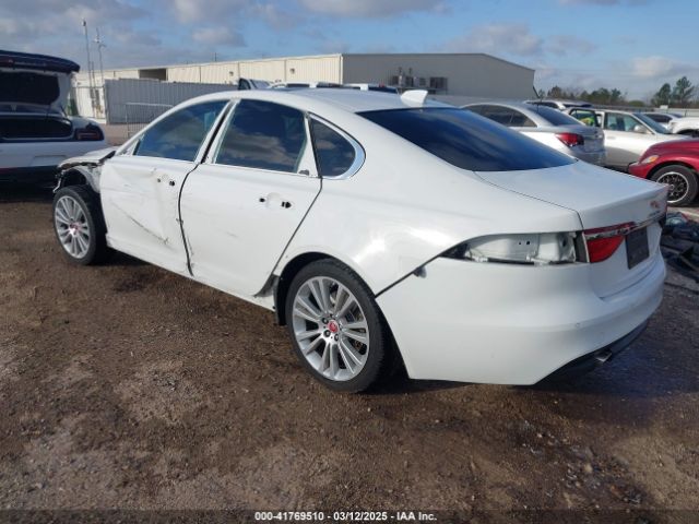 2020 JAGUAR XF SAJBD4FX5LCY83283 Photo 2
