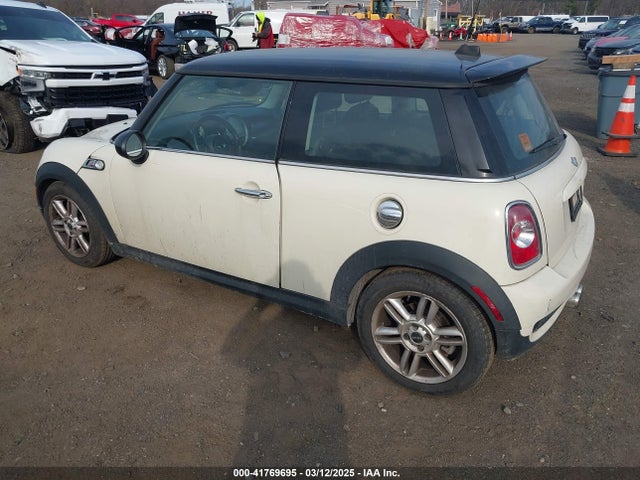 2012 MINI COOPER S WMWSV3C54CTY18673 Photo 2