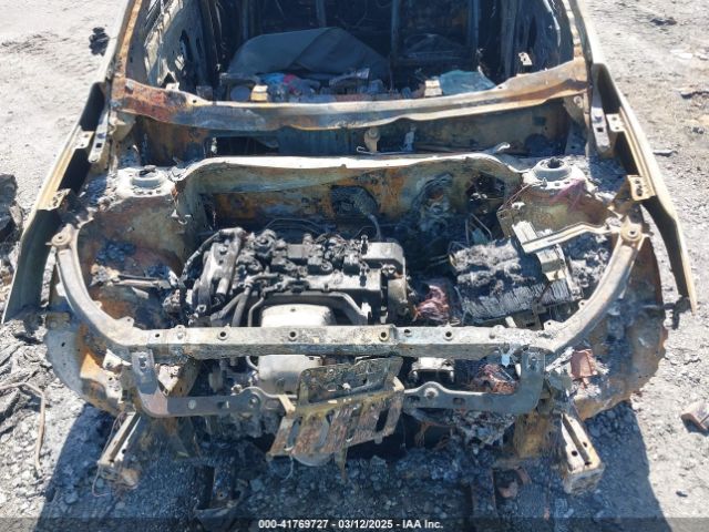 2GNAXKEX2J6220032 Chevrolet EQUINOX LT