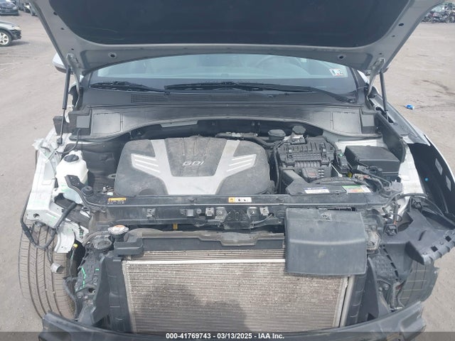 KM8SNDHF0HU174001 Hyundai Santa Fe Se