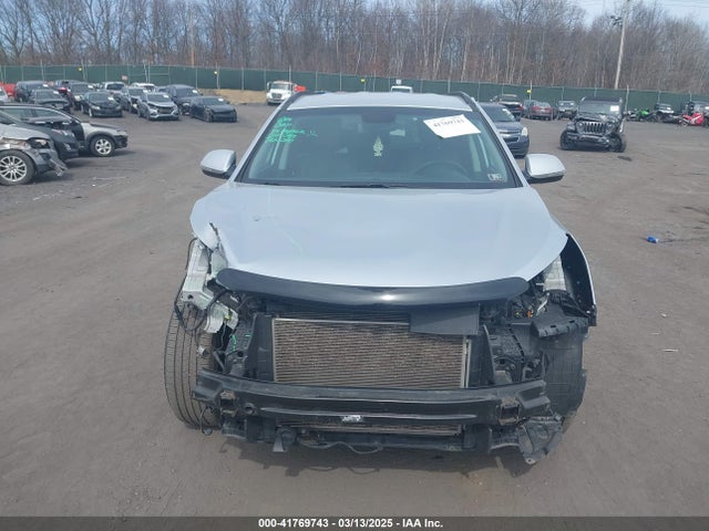 KM8SNDHF0HU174001 Hyundai Santa Fe Se