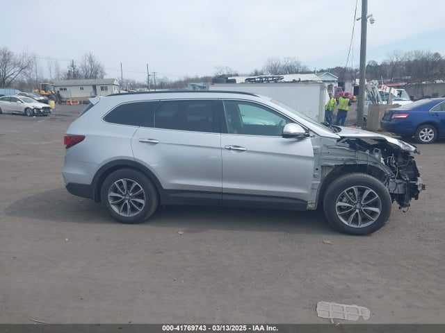 KM8SNDHF0HU174001 Hyundai Santa Fe Se