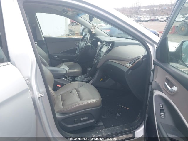 KM8SNDHF0HU174001 Hyundai Santa Fe Se