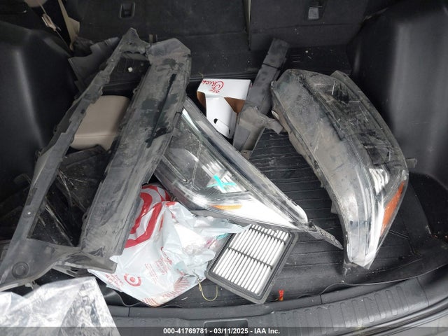 Honda CR-V LX 2019 2HKRW5H39KH416376 Image 18