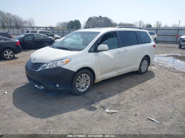 5TDYZ3DC2HS793132 Toyota Sienna Xle Premium 8 Passenger