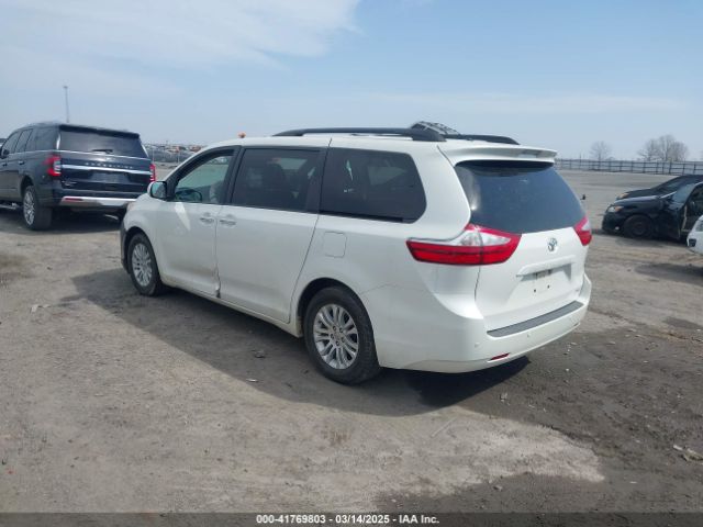 5TDYZ3DC2HS793132 Toyota Sienna Xle Premium 8 Passenger
