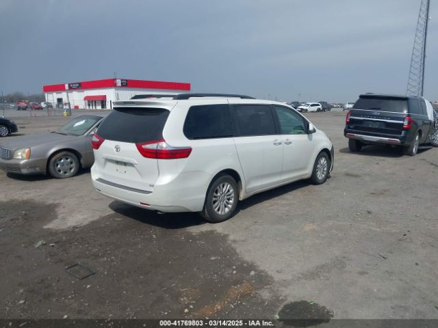 5TDYZ3DC2HS793132 Toyota Sienna Xle Premium 8 Passenger