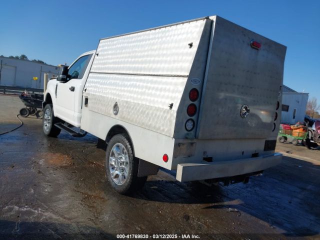1FTBF2B68HED91160 Ford F-250 Xl