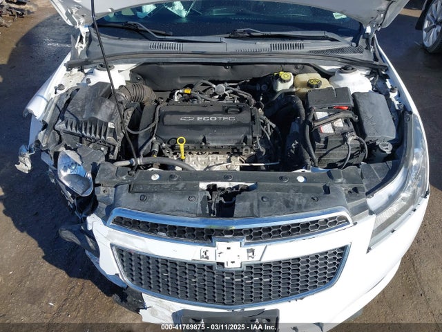 1G1PA5SH8E7340032 Chevrolet Cruze Ls Auto