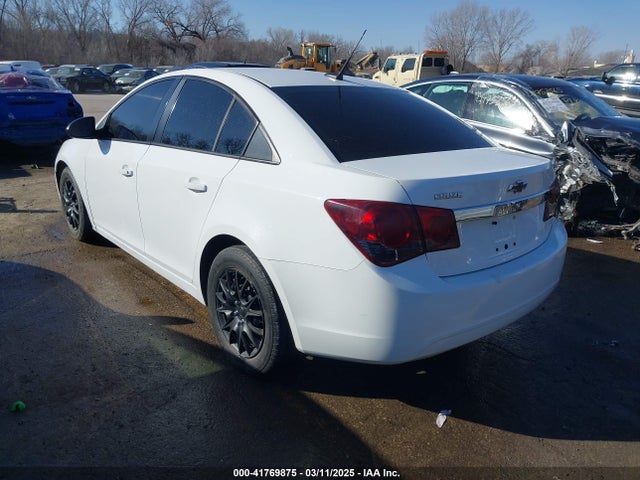 1G1PA5SH8E7340032 Chevrolet Cruze Ls Auto