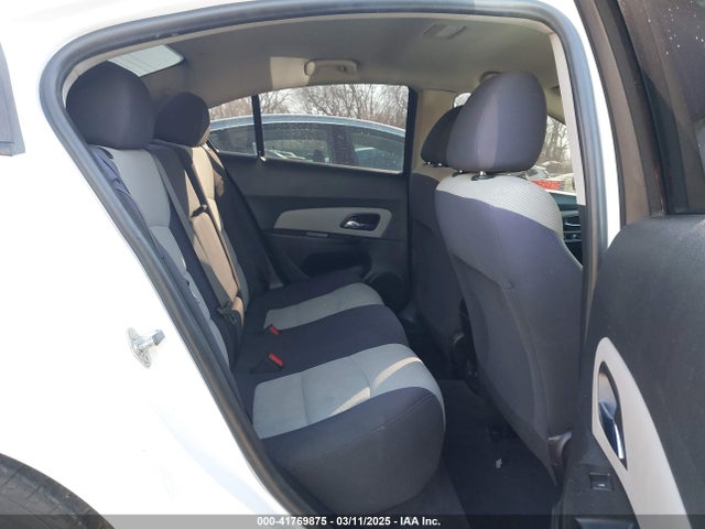 1G1PA5SH8E7340032 Chevrolet Cruze Ls Auto