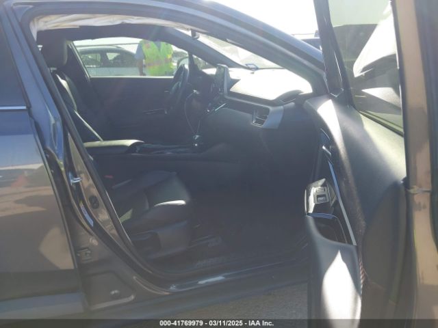 JTNKHMBX1K1062180 Toyota C-hr Limited