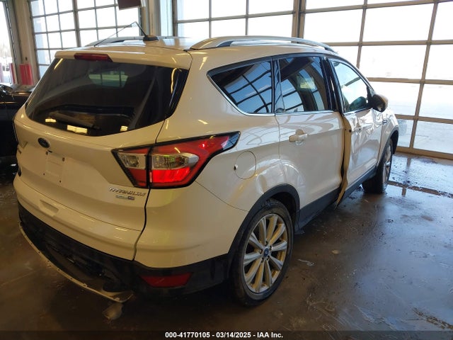 1FMCU9J94HUD96310 Ford Escape Titanium
