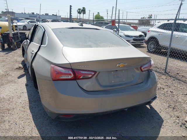 1G1ZD5ST8NF141153 Chevrolet Malibu Fwd Lt