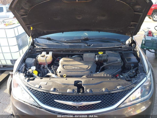 Chrysler Pacifica Touring-l Plus 2017 2C4RC1EG6HR543140 Image 10