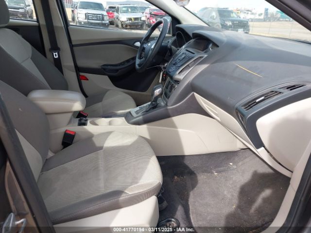 1FADP3K21EL185068 Ford FOCUS SE