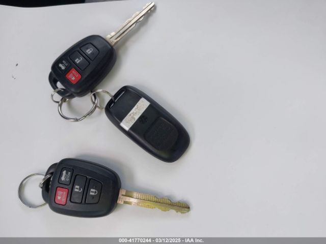 2T1BURHE9JC997167 Toyota COROLLA LE