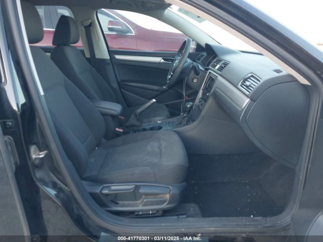 1VWAS7A33GC018434 Volkswagen Passat 1.8t S