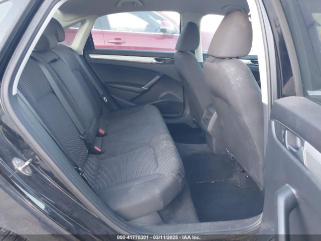 1VWAS7A33GC018434 Volkswagen Passat 1.8t S