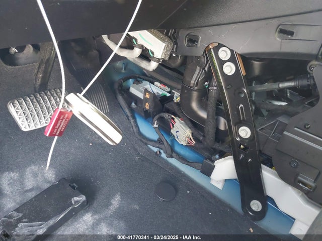 3GNAXKEV8KL208088 Chevrolet EQUINOX LT