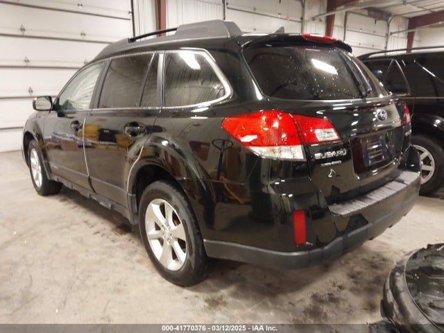 4S4BRCLC8E3310260 Subaru Outback 2.5i Limited