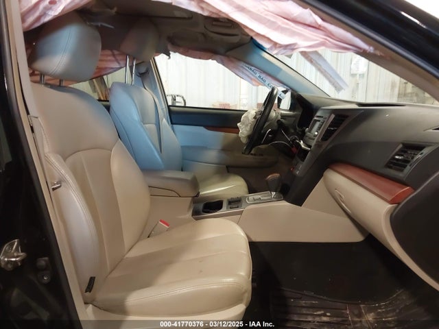 4S4BRCLC8E3310260 Subaru Outback 2.5i Limited