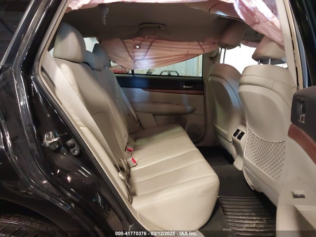 4S4BRCLC8E3310260 Subaru Outback 2.5i Limited