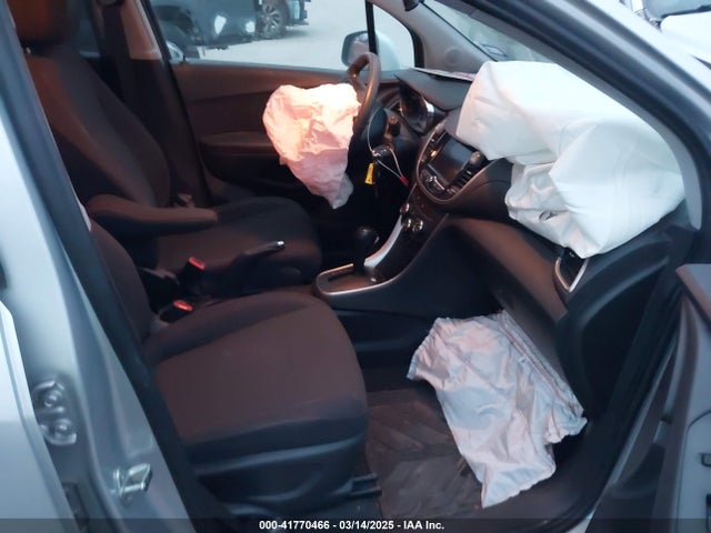 3GNCJKSBXLL296356 Chevrolet Trax Fwd Ls
