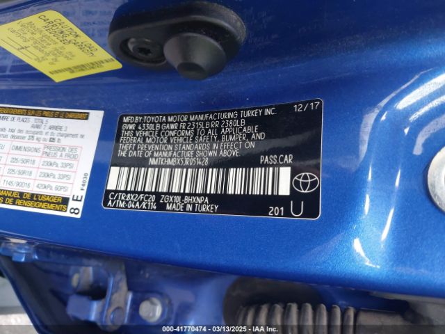 NMTKHMBX5JR051428 Toyota C-hr Xle Premium
