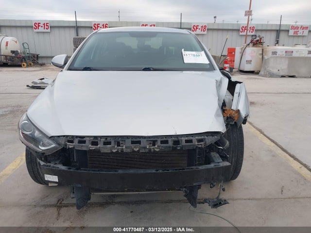 5NPD84LF4JH395953 Hyundai ELANTRA SEL