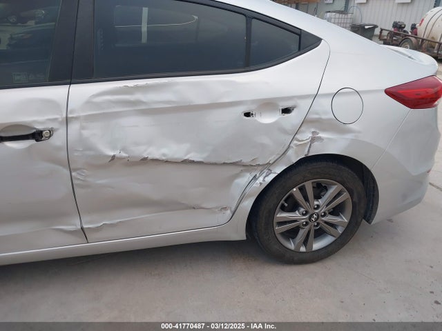 5NPD84LF4JH395953 Hyundai ELANTRA SEL