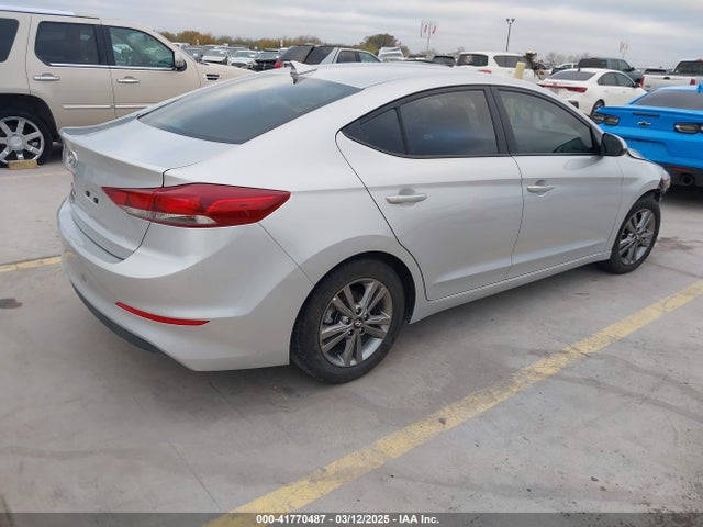 5NPD84LF4JH395953 Hyundai ELANTRA SEL