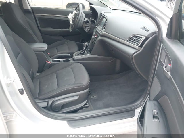 5NPD84LF4JH395953 Hyundai ELANTRA SEL