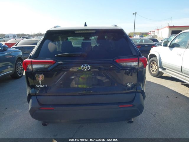 2T3W1RFV2MC132937 Toyota Rav4 Xle