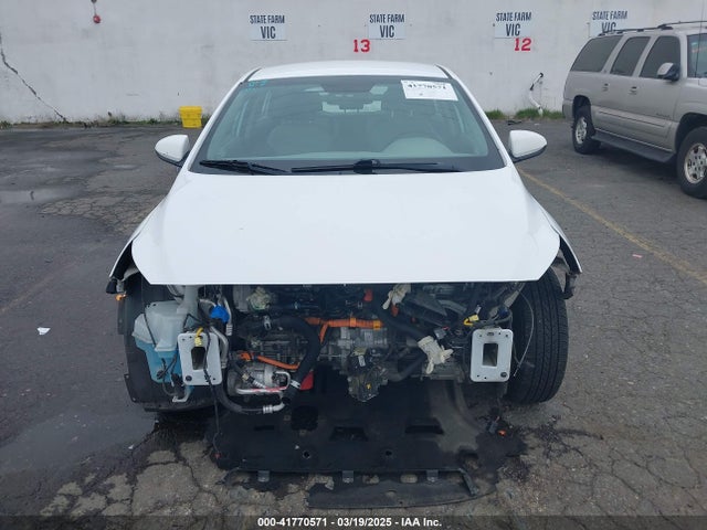 KMHC65LC3HU051703 Hyundai Ioniq Hybrid Blue