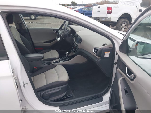 KMHC65LC3HU051703 Hyundai Ioniq Hybrid Blue