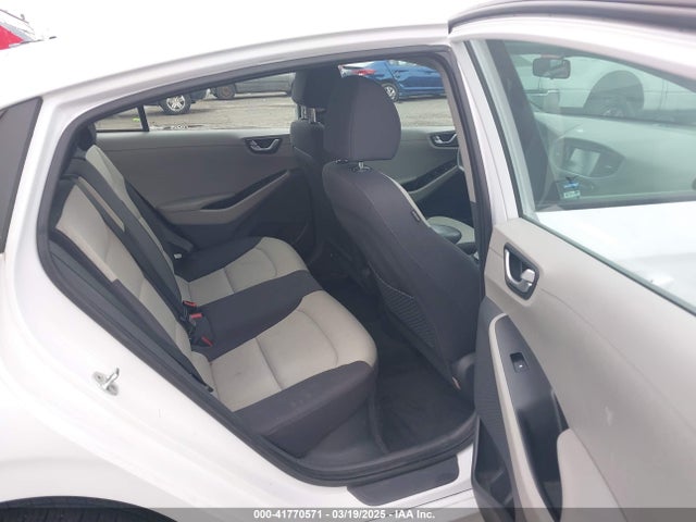 KMHC65LC3HU051703 Hyundai Ioniq Hybrid Blue