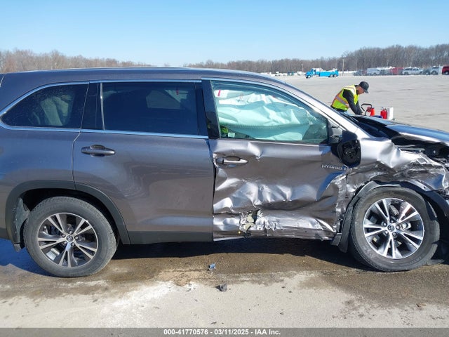 Toyota Highlander Hybrid Le 2019 5TDBGRFH3KS076303 Image 14