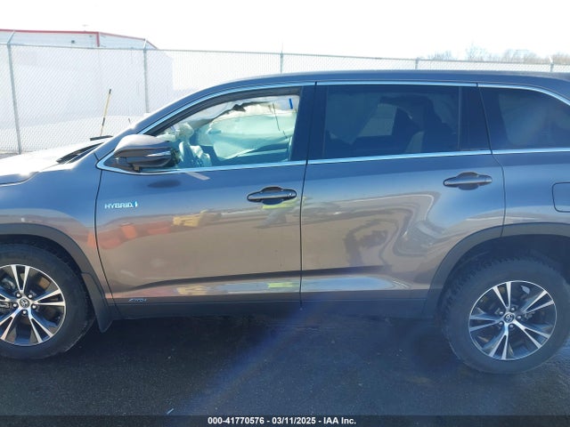 Toyota Highlander Hybrid Le 2019 5TDBGRFH3KS076303 Image 15
