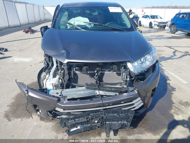 Toyota Highlander Hybrid Le 2019 5TDBGRFH3KS076303 Image 6