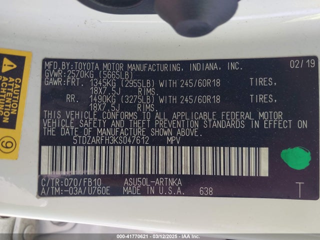 5TDZARFH3KS047612 Toyota Highlander Le