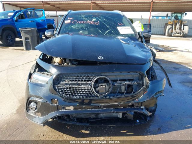 W1N4N4GB3NJ400971 Mercedes-Benz GLA 250