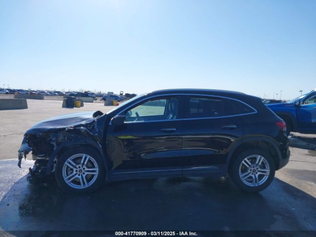W1N4N4GB3NJ400971 Mercedes-Benz GLA 250