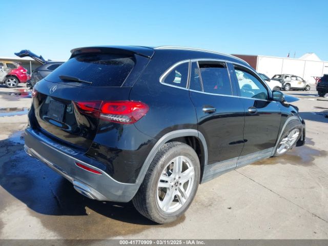 W1N4N4GB3NJ400971 Mercedes-Benz GLA 250