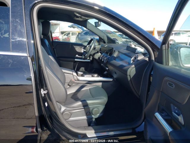 W1N4N4GB3NJ400971 Mercedes-Benz GLA 250