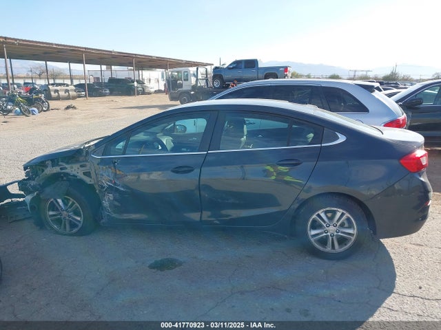 1G1BE5SM9J7112045 Chevrolet Cruze Lt Auto