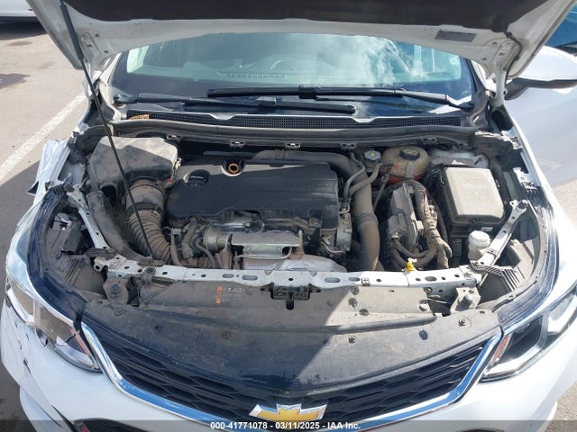 1G1BC5SMXH7229696 Chevrolet Cruze Ls Auto