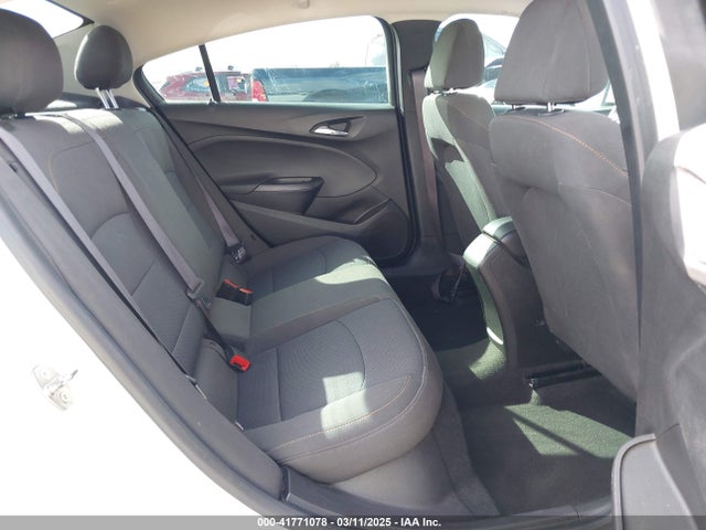 1G1BC5SMXH7229696 Chevrolet Cruze Ls Auto