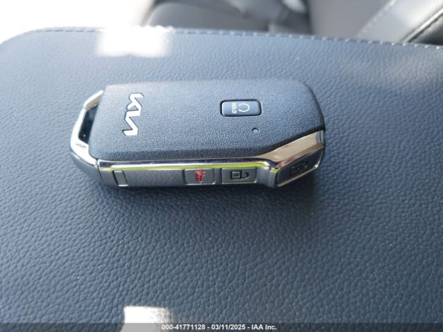 KNDPV3DF5R7258051 KIA Sportage Ex